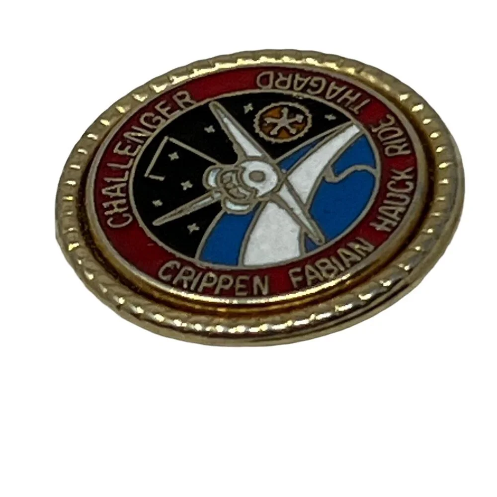 Challenger Pin Space Shuttle Crippen Fabian Hauck Ride Thagard‎ Hat Lapel Pin